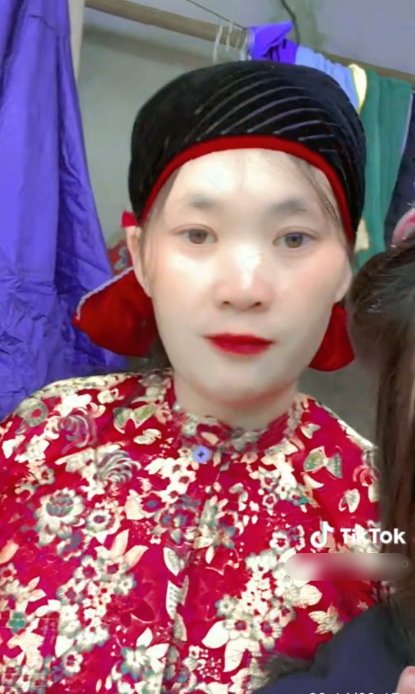 Mẹ Phúng Phính quay clip TikTok chẳng nói câu nào vẫn có lượt follow khủng