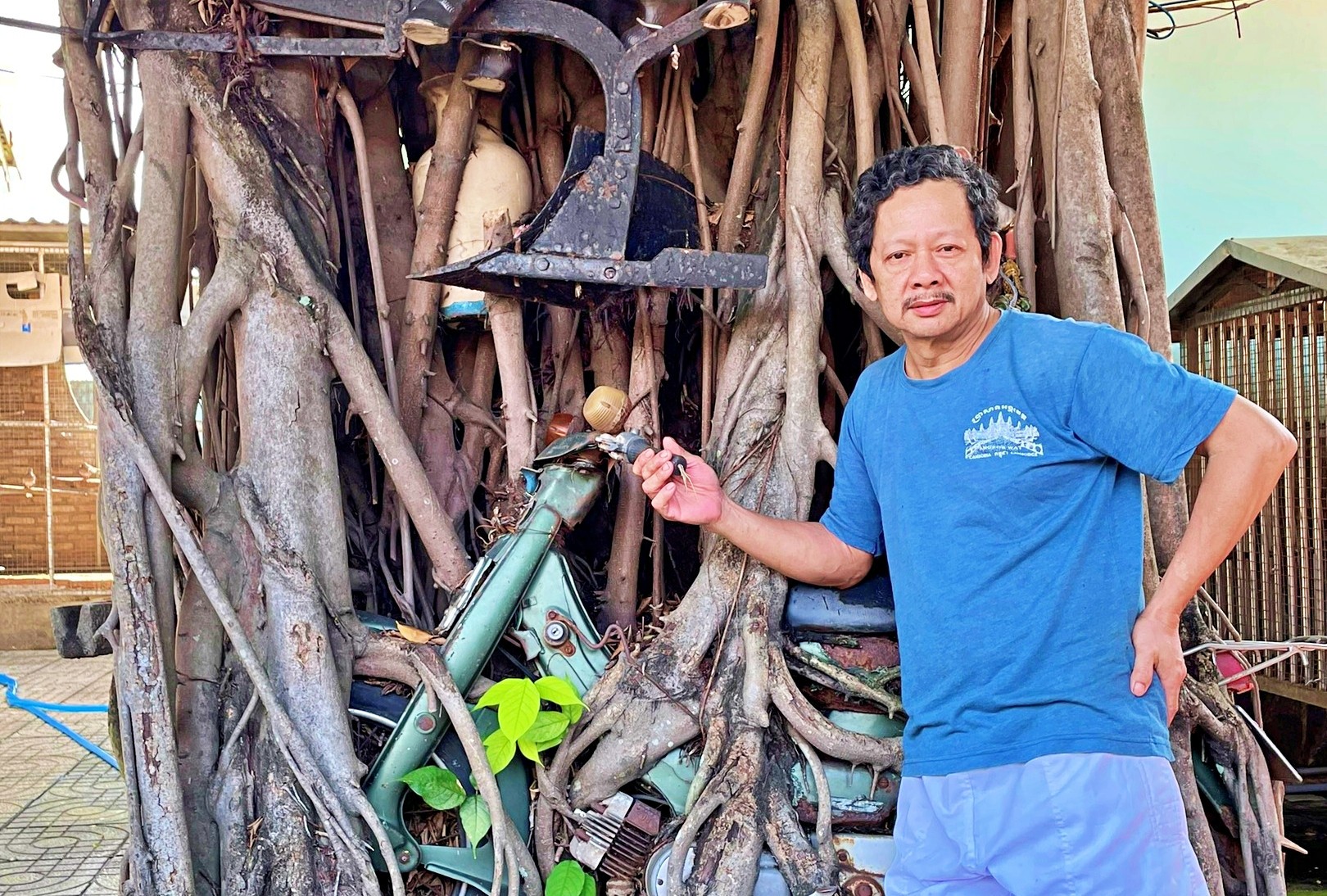 'Báu vật' trong rễ cây si ở Bình Dương, nhiều người sẵn sàng trả tiền tỷ ảnh 2