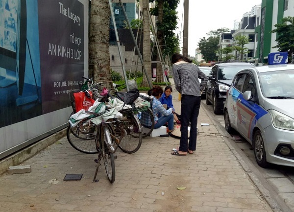 Vợ chồng gom đồng nát: Mỗi tháng tiết kiệm 15 triệu, xây nhà lầu để dành-1