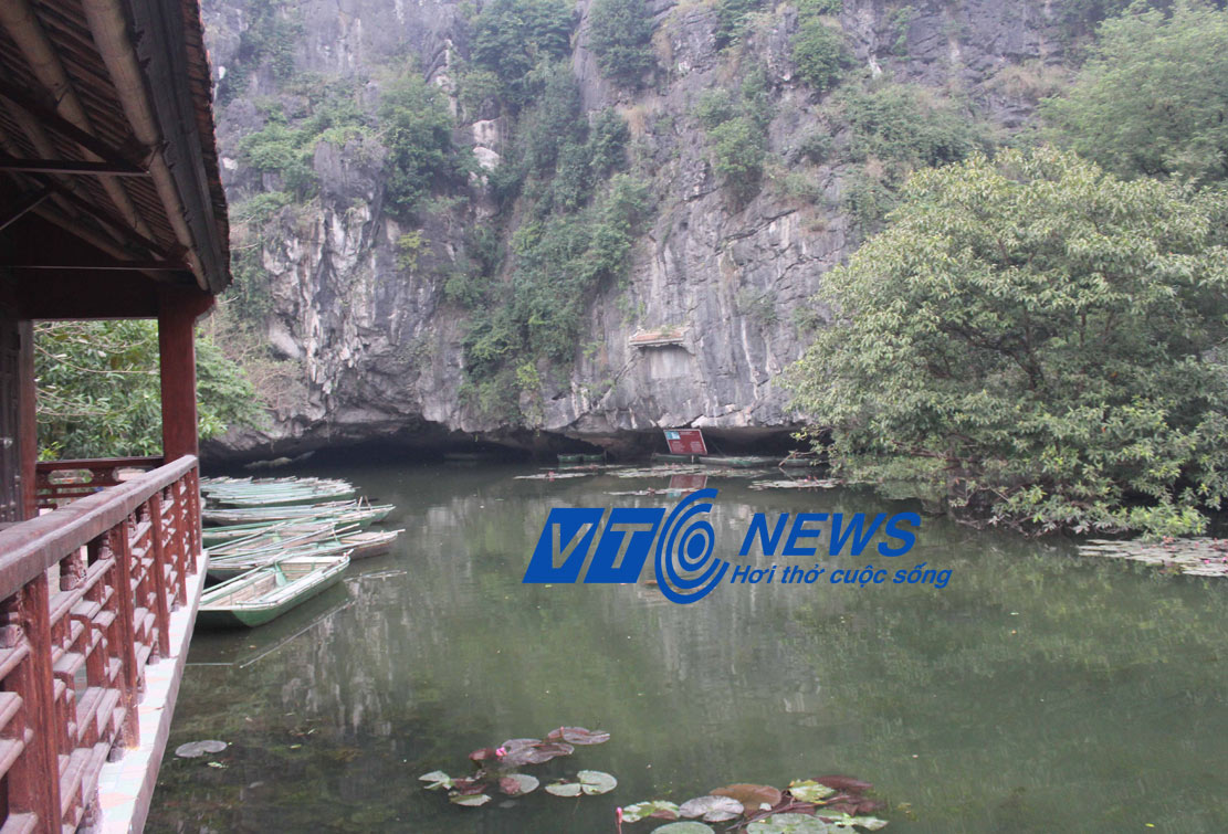 Đoạn sông cửa hang Luồn, nơi nghi ngờ có trận đồ trấn yểm