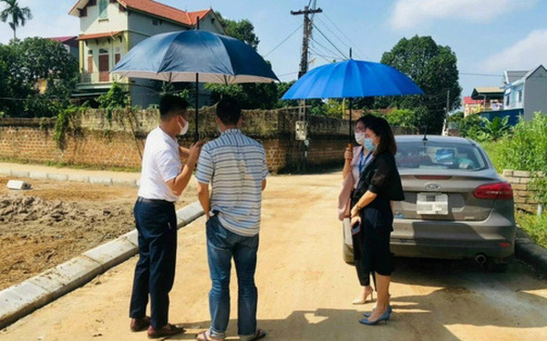 Cụ bà 30 năm "buôn đất" từ số vốn 5.000 đồng, khó tin khi mua đất chỗ nào thắng lớn chỗ đó