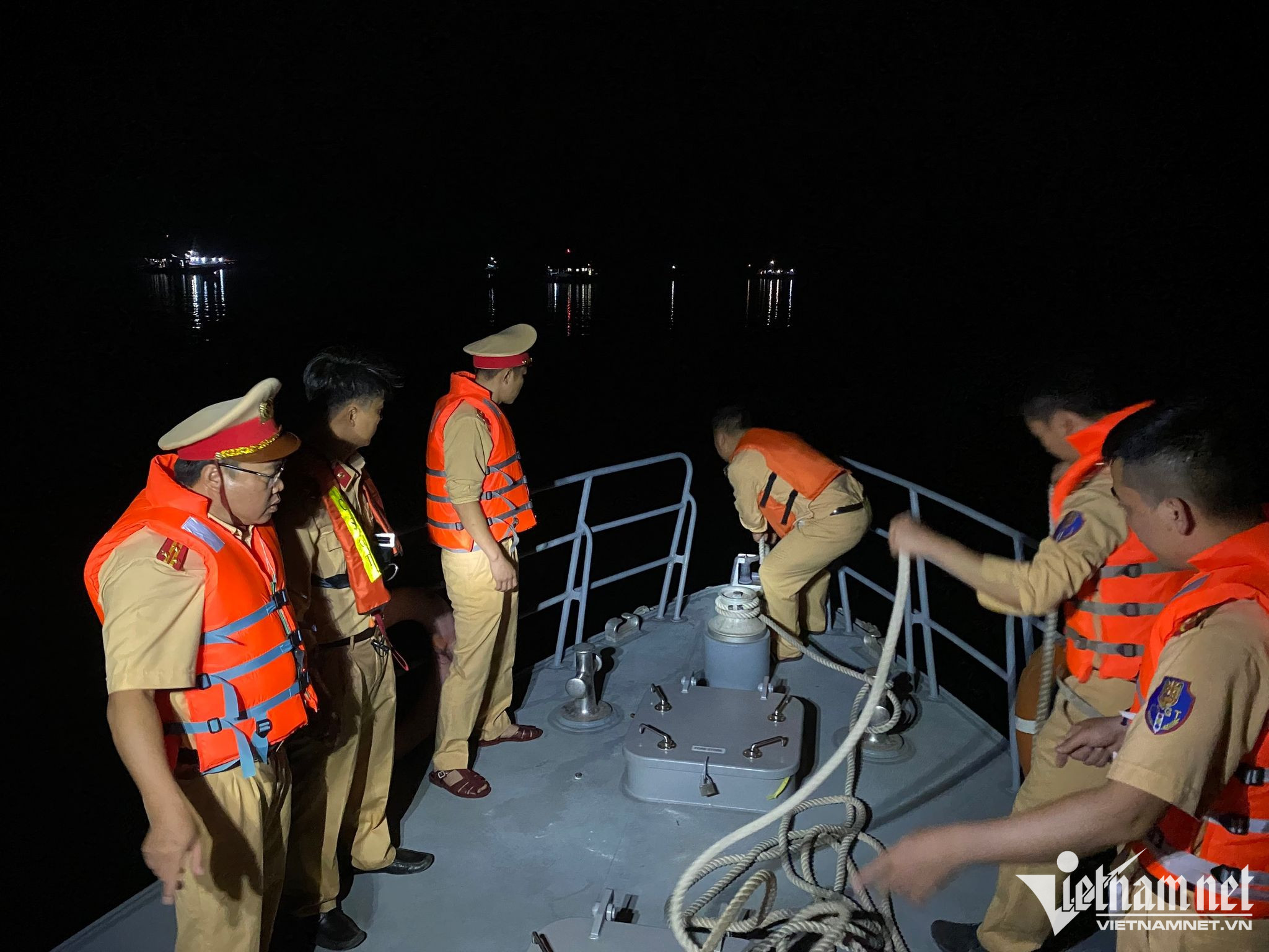 Vụ rơi trực thăng trên biển: Tìm thấy thi thể phi công Chu Quang Minh
