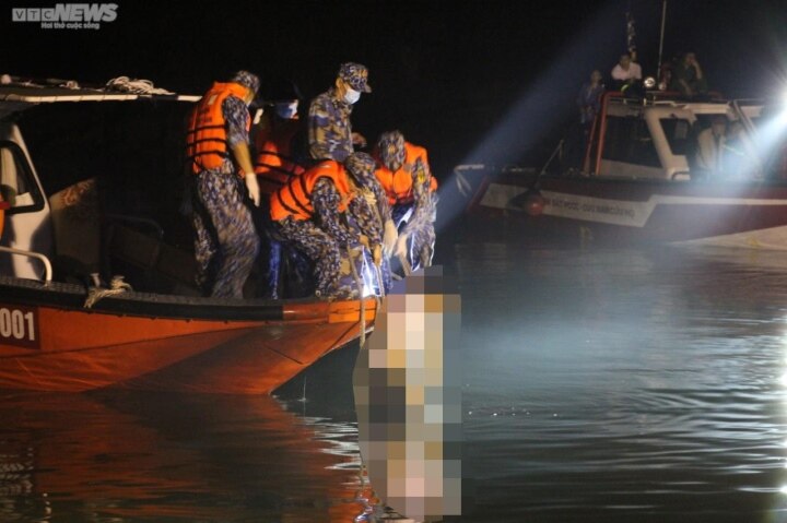 Xuyên đêm tìm kiếm thi thể nạn nhân vụ trực thăng Bell-505 rơi ở Hải Phòng