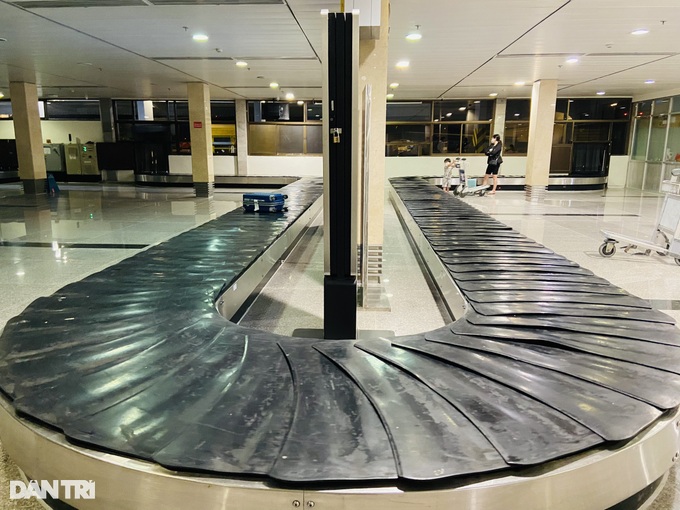 Khách mất hành lý ở sân bay Nội Bài, hãng đề xuất đền 120.000 đồng/kg - 1