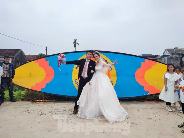 Độc lạ đám cưới ở Nghệ An trang trí sáo và hơn 50 cánh diều 'khủng' hàng trăm triệu đồng ảnh 2